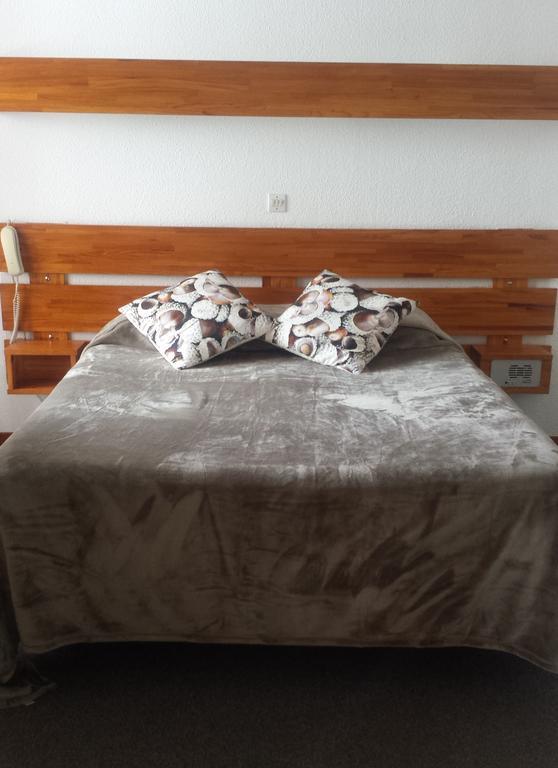 Hotel Yaka Les Angles  Bilik gambar